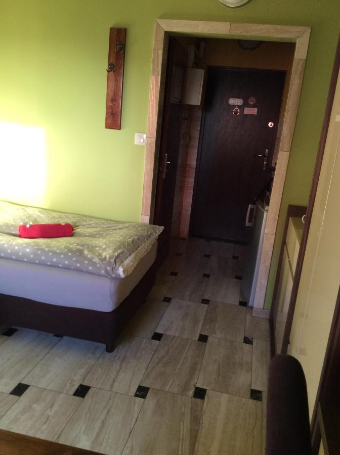 Mika Rooms Raclawicka 144 & Wislicka 3 Studio - Adults Only Varşovia Exterior foto