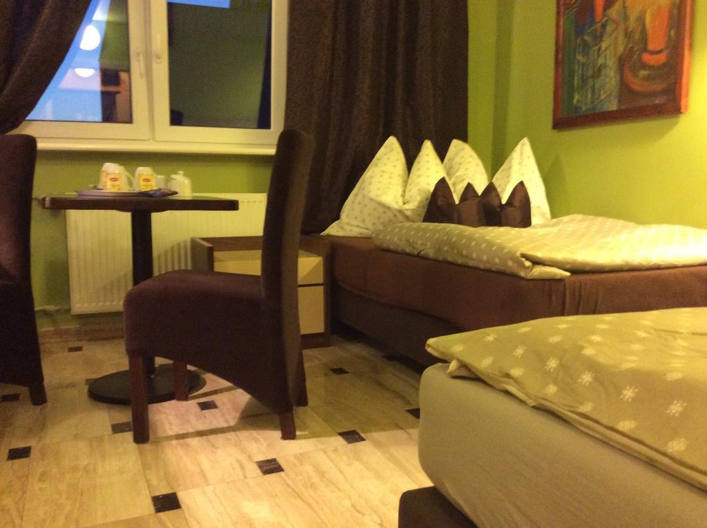 Mika Rooms Raclawicka 144 & Wislicka 3 Studio - Adults Only Varşovia Exterior foto